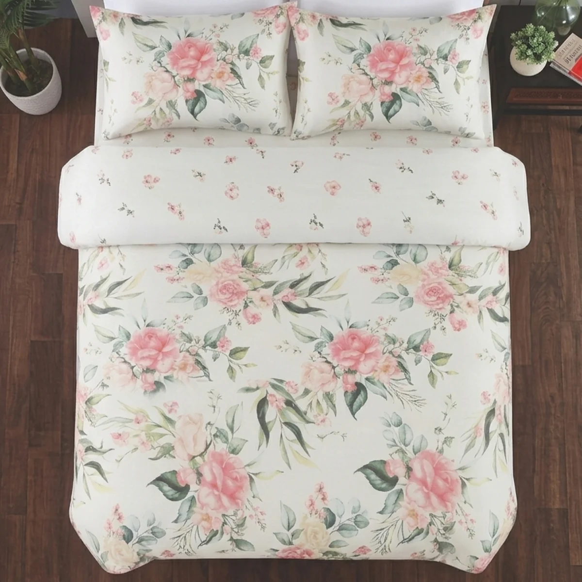 Ava Microfibre Duvet Cover with Fitted Sheet - White – image 3