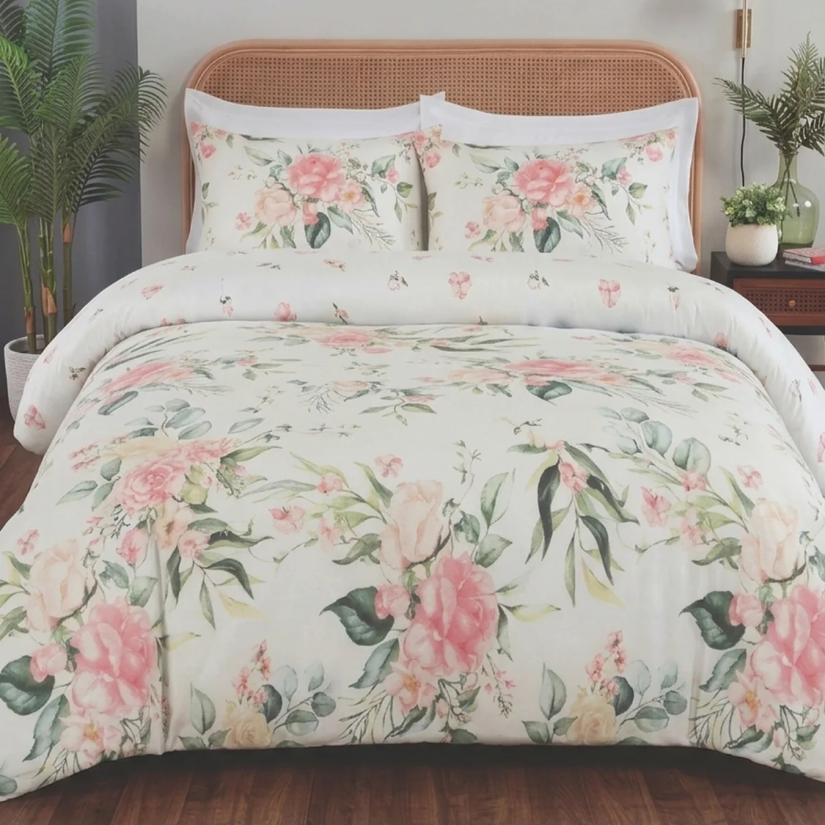 Ava Microfibre Duvet Cover with Fitted Sheet - White – image 1