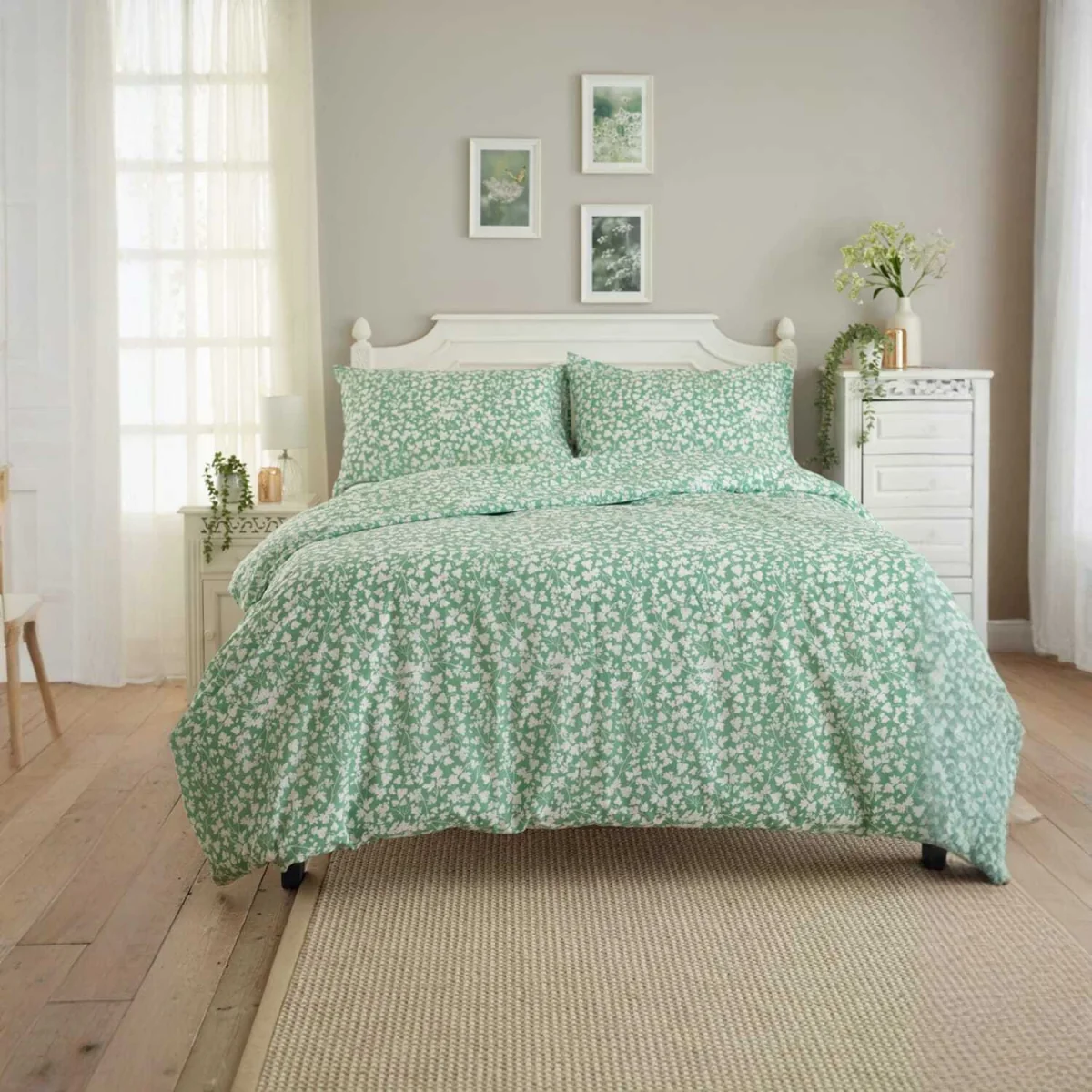 Deyongs Dainty Floral Duvet Set - Printed 132TC Bedding, Single, Green Floral. - Green / 200.0cm / 0.88kg – image 1