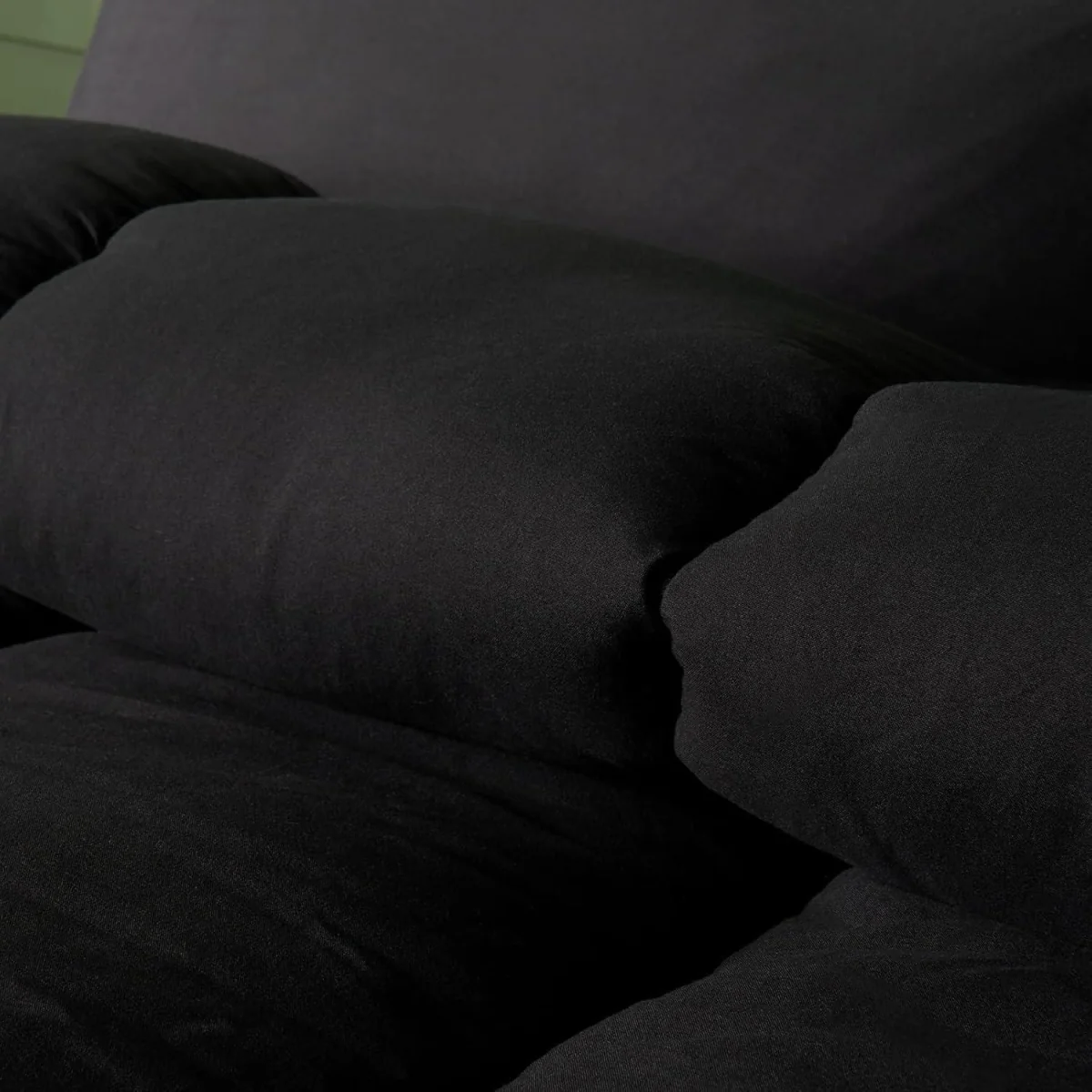 OHS Coverless 10.5 Tog Duvet Set - Black / 56cm / Single / 1.55kg – image 1