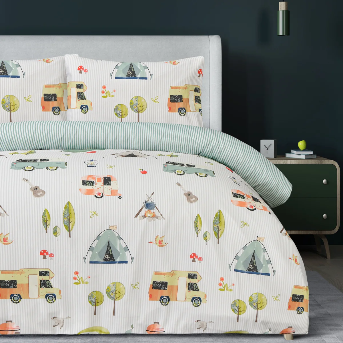 Luxury Soft Reversible Camping Retreat Duvet Cover and Pillowcases - Green – image 3