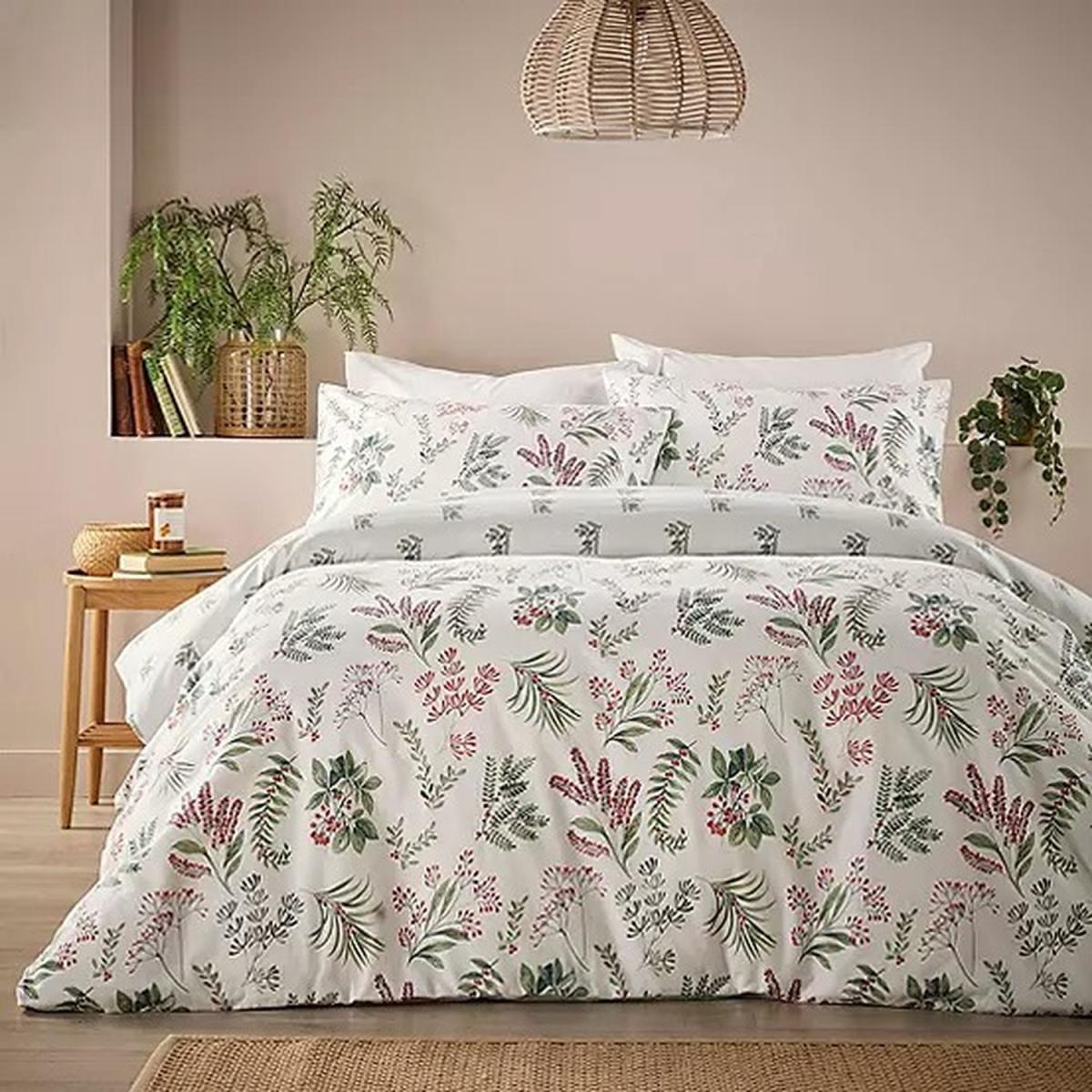 Festive Sprigs Essentials Flannelette Quilt Cover Set - Multi / Double