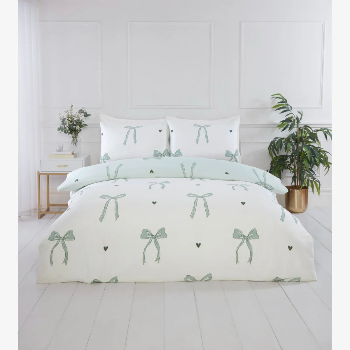 Printed Bows Microfibre Reversible Duvet Cover Bedding Set - Green / Double – image 1