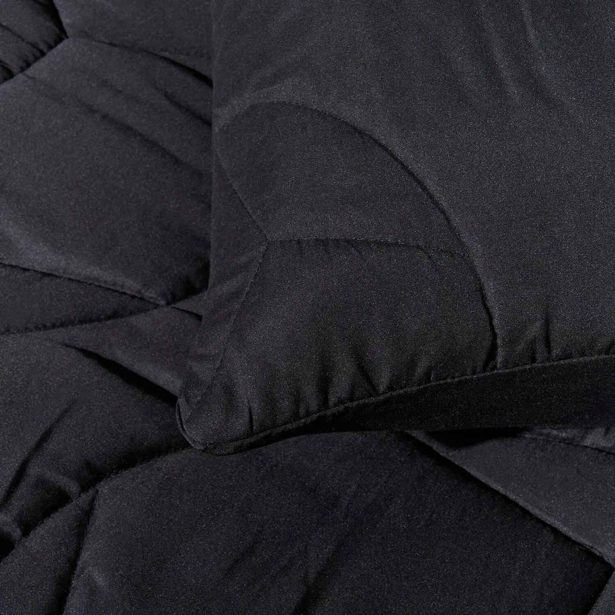 OHS Football Quilted Coverless 7.5 Tog Duvet Set - Black / 2kg – image 2