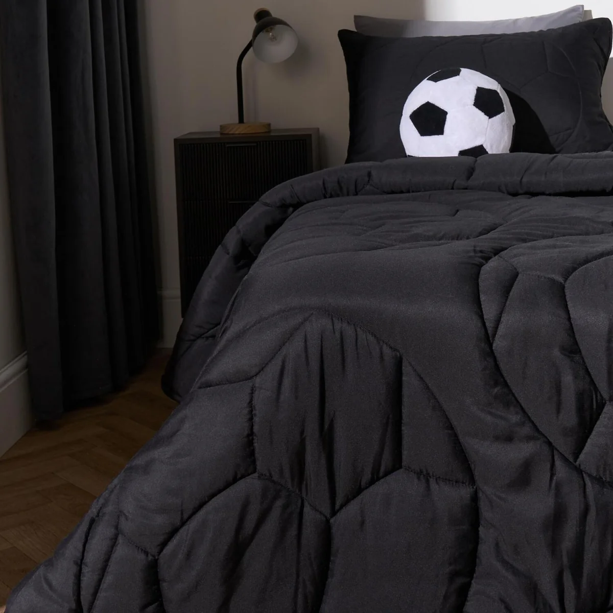 OHS Football Quilted Coverless 7.5 Tog Duvet Set - Black / 2kg – image 1