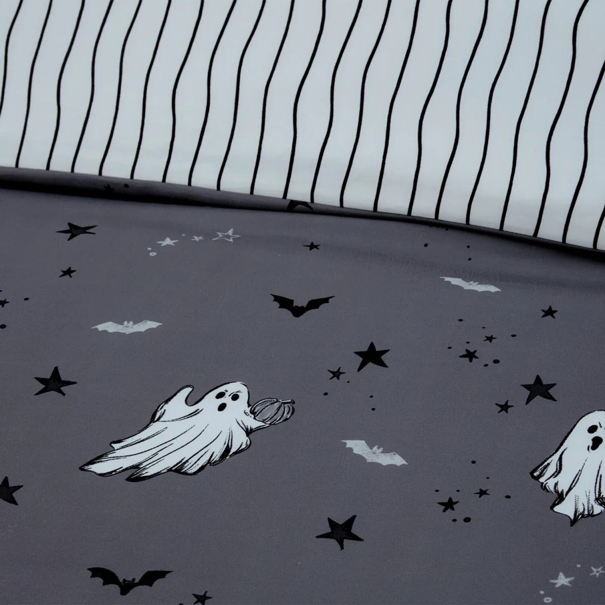 Ghostly Ghouls Duvet Set - Grey / King – image 4