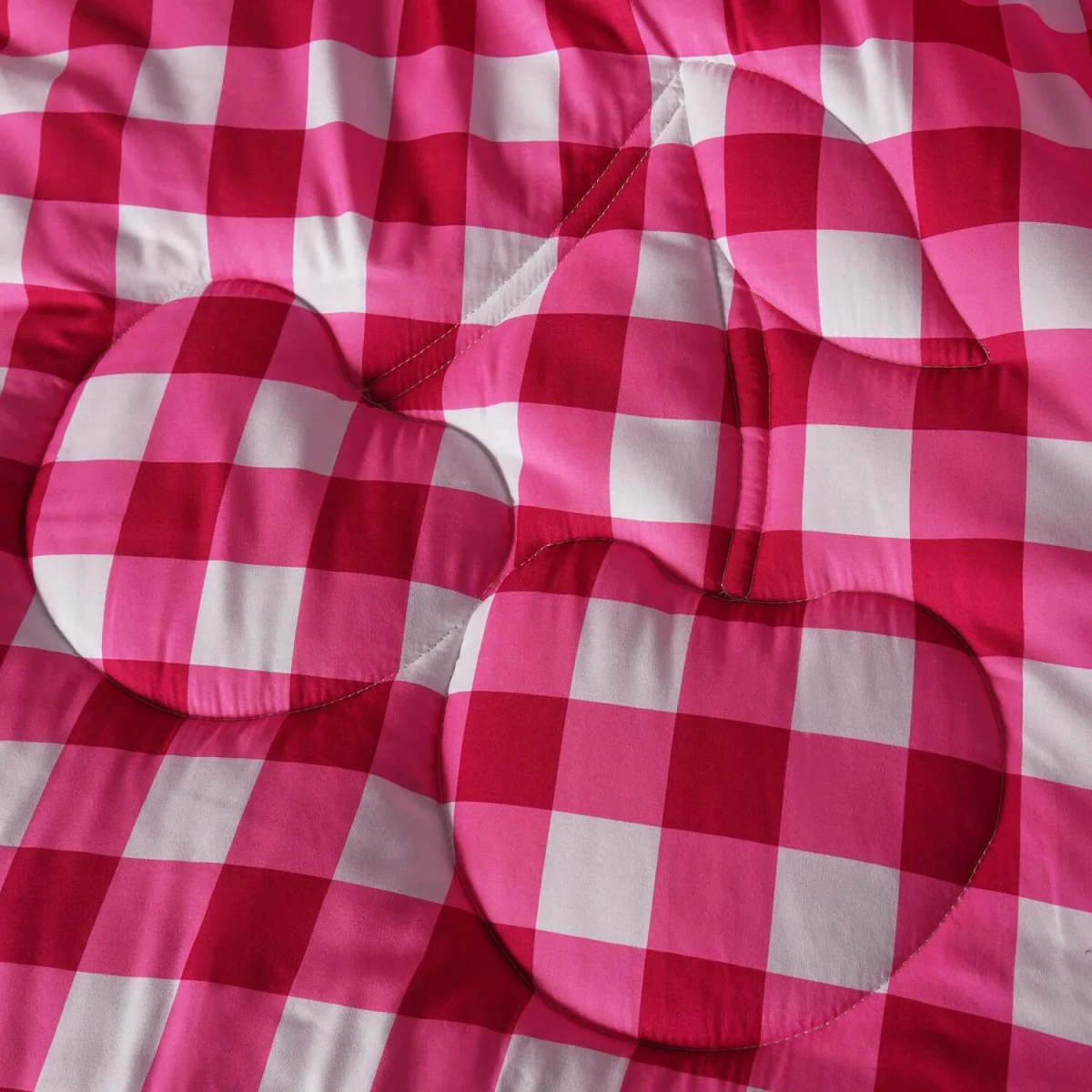 OHS Cherry Gingham Quilted Coverless 7.5 Tog Duvet Set - Red / 1.45kg – image 5
