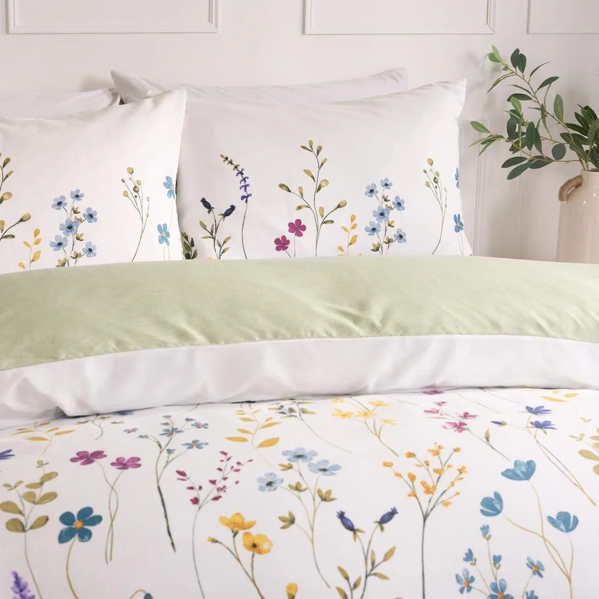 OHS Floral Border Duvet Set - Multi / 0.8kg – image 3