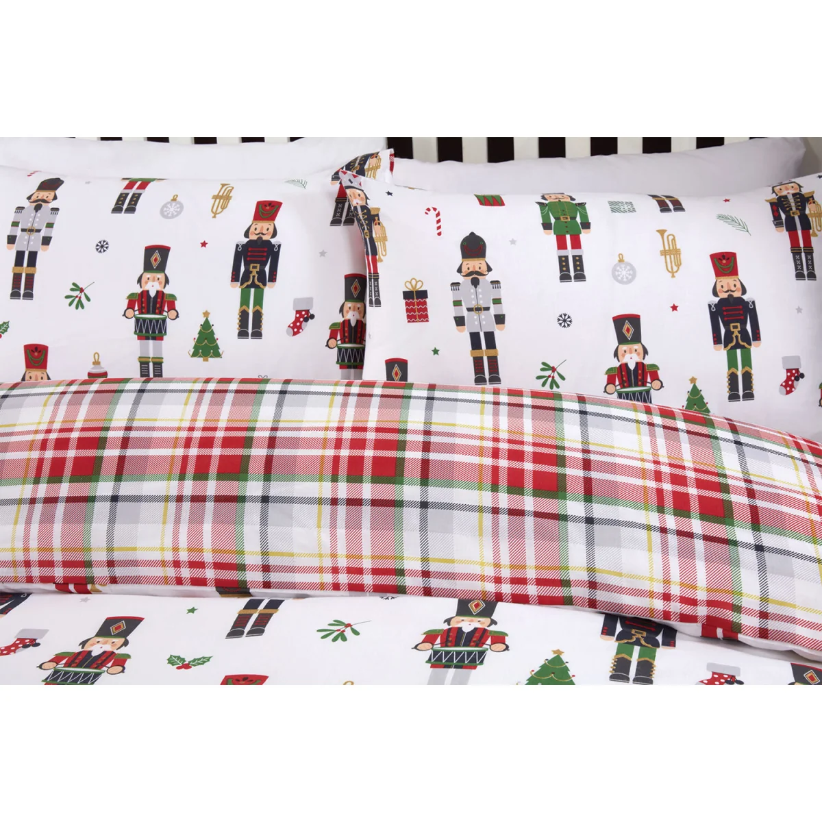 Christmas Nutcrackers Duvet Cover and Pillowcase Set - Single – image 3