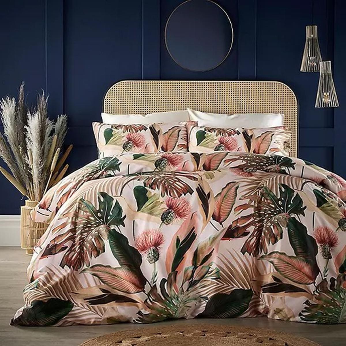 Sienna Boutique Tropical Quilt Cover Set - Multi / Superking
