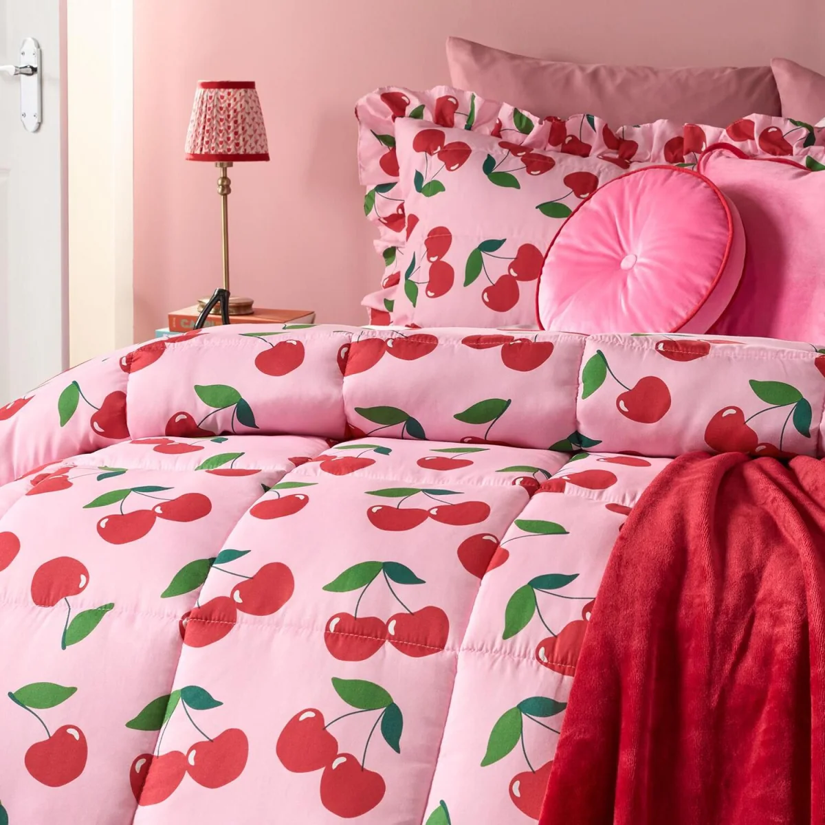 OHS Cherry Print Frill Edge Coverless 7.5 Tog Duvet Set - Pink/Red / 1.55kg – image 3