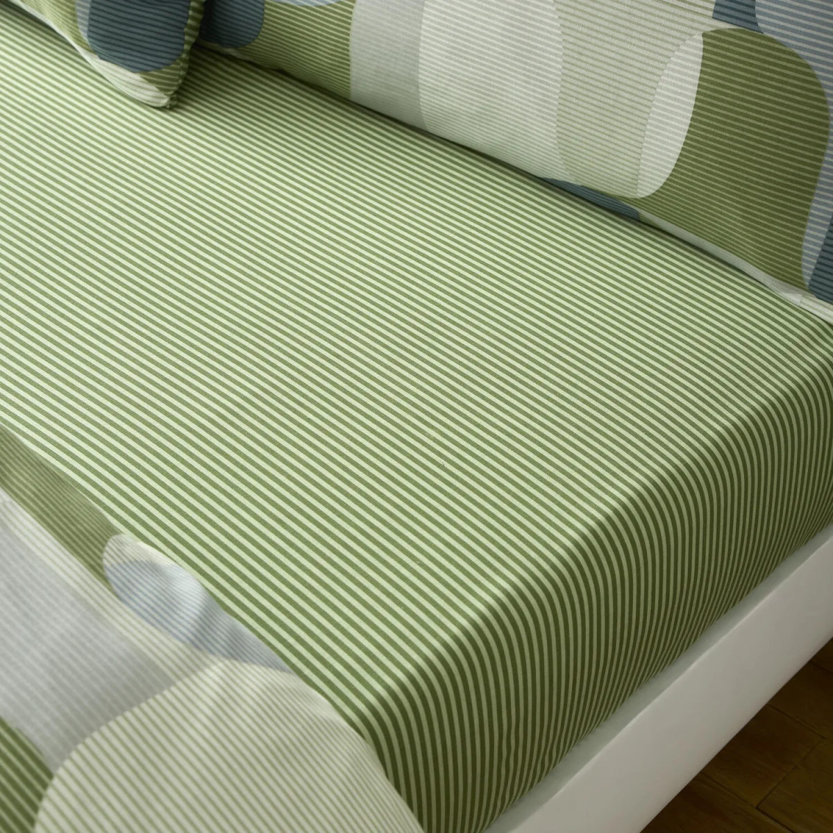 Abstract Geo Bedding Set - King – image 6