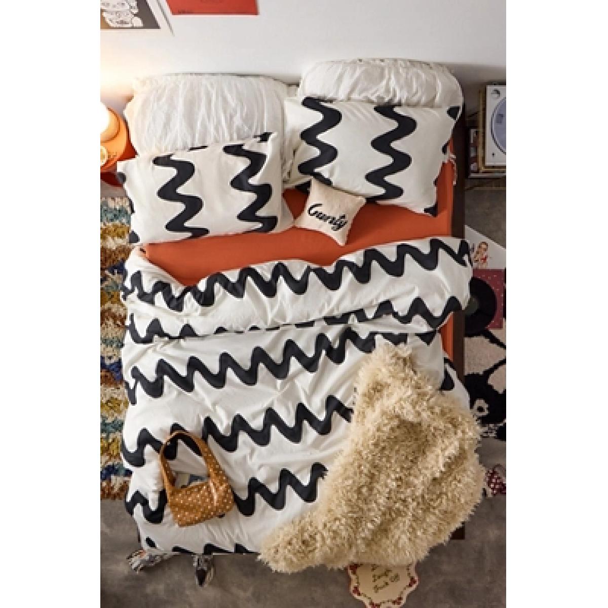 Big Wave Duvet Set - Black/White Double at Urban Outfitters – image 7