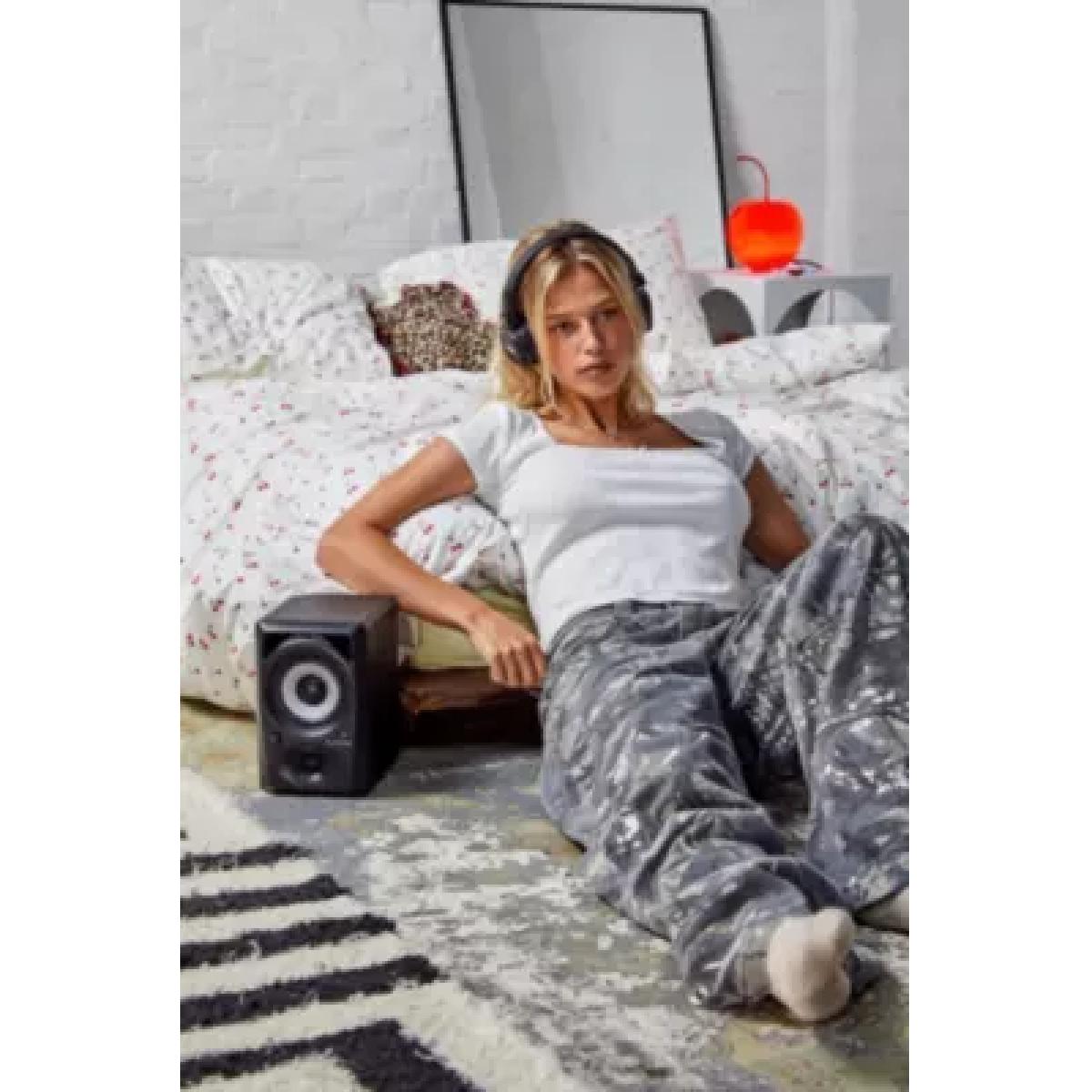 Cherries Duvet Set - White Single at Urban Outfitters – image 14