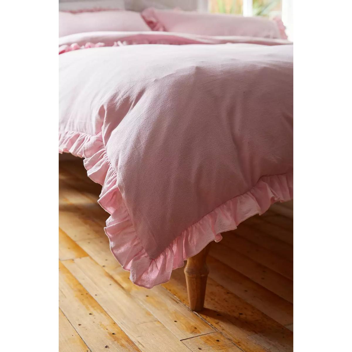 Washed Pink Ruffle Duvet Set - Pink KING at Urban Outfitters – image 3