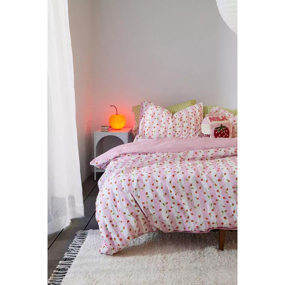 Stripe Rose & Gingham Duvet Set - Pink Single at Urban Outfitters – image 3