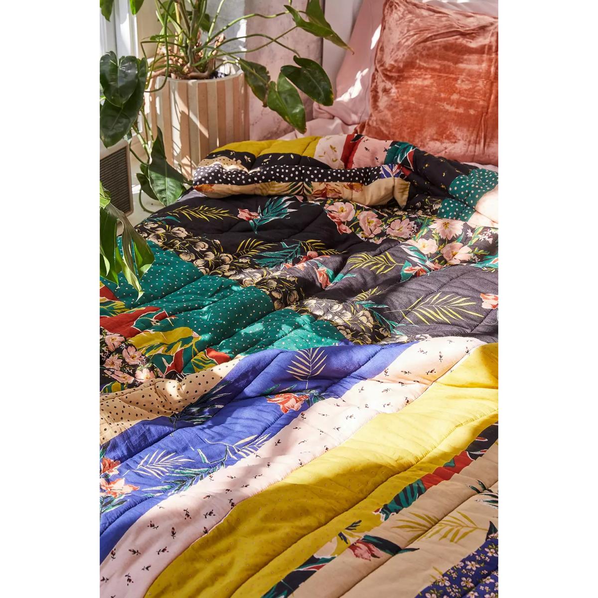 Allyce Patchwork Print Quilt - Assorted ALL at Urban Outfitters – image 4