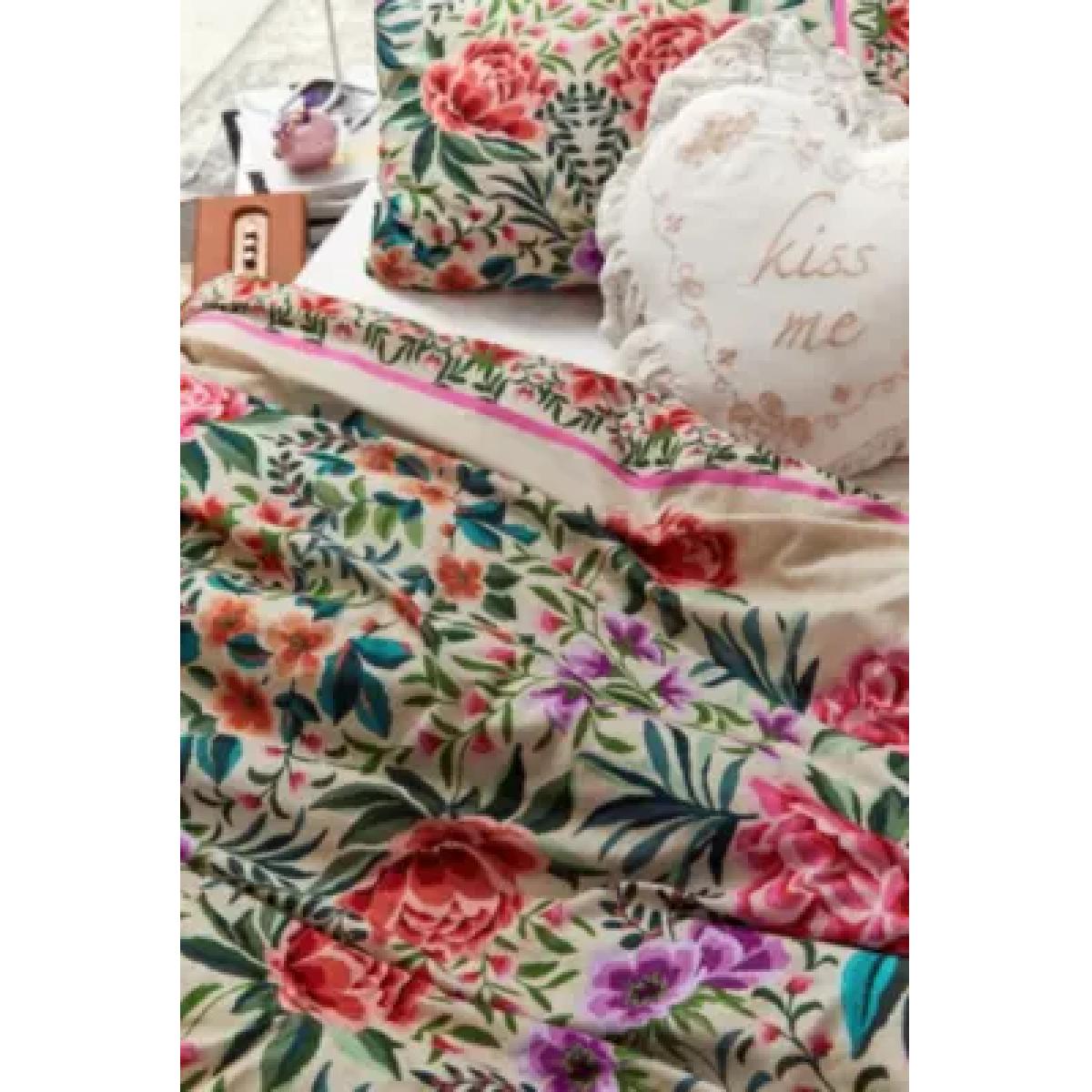 Evelyn Floral Duvet Set - Dark Green King at Urban Outfitters – image 11