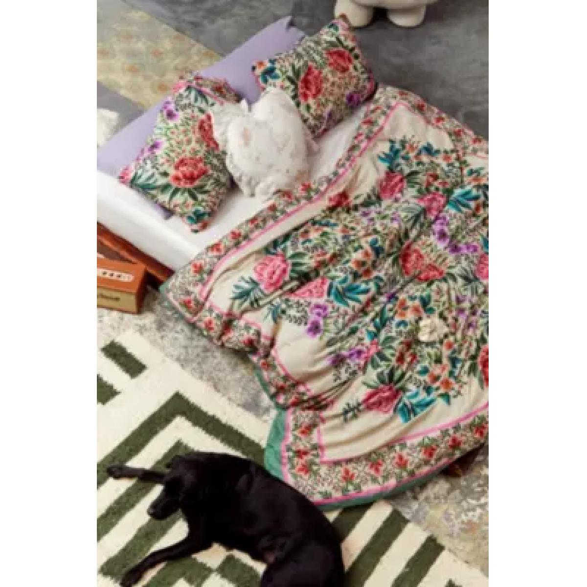 Evelyn Floral Duvet Set - Dark Green King at Urban Outfitters – image 13