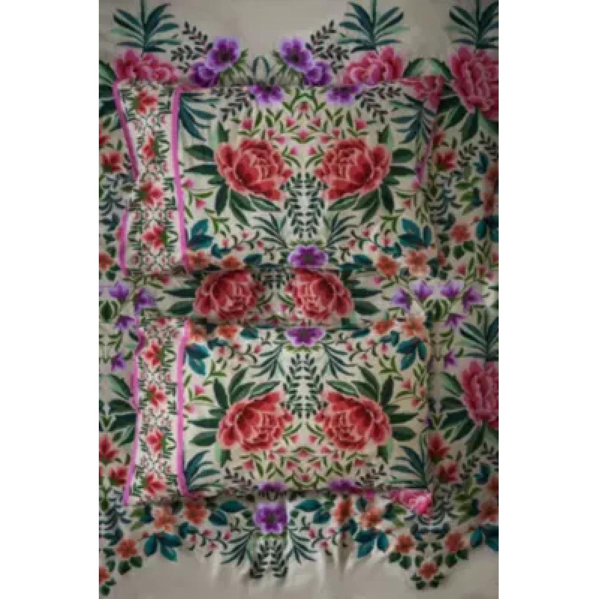 Evelyn Floral Duvet Set - Dark Green King at Urban Outfitters – image 15