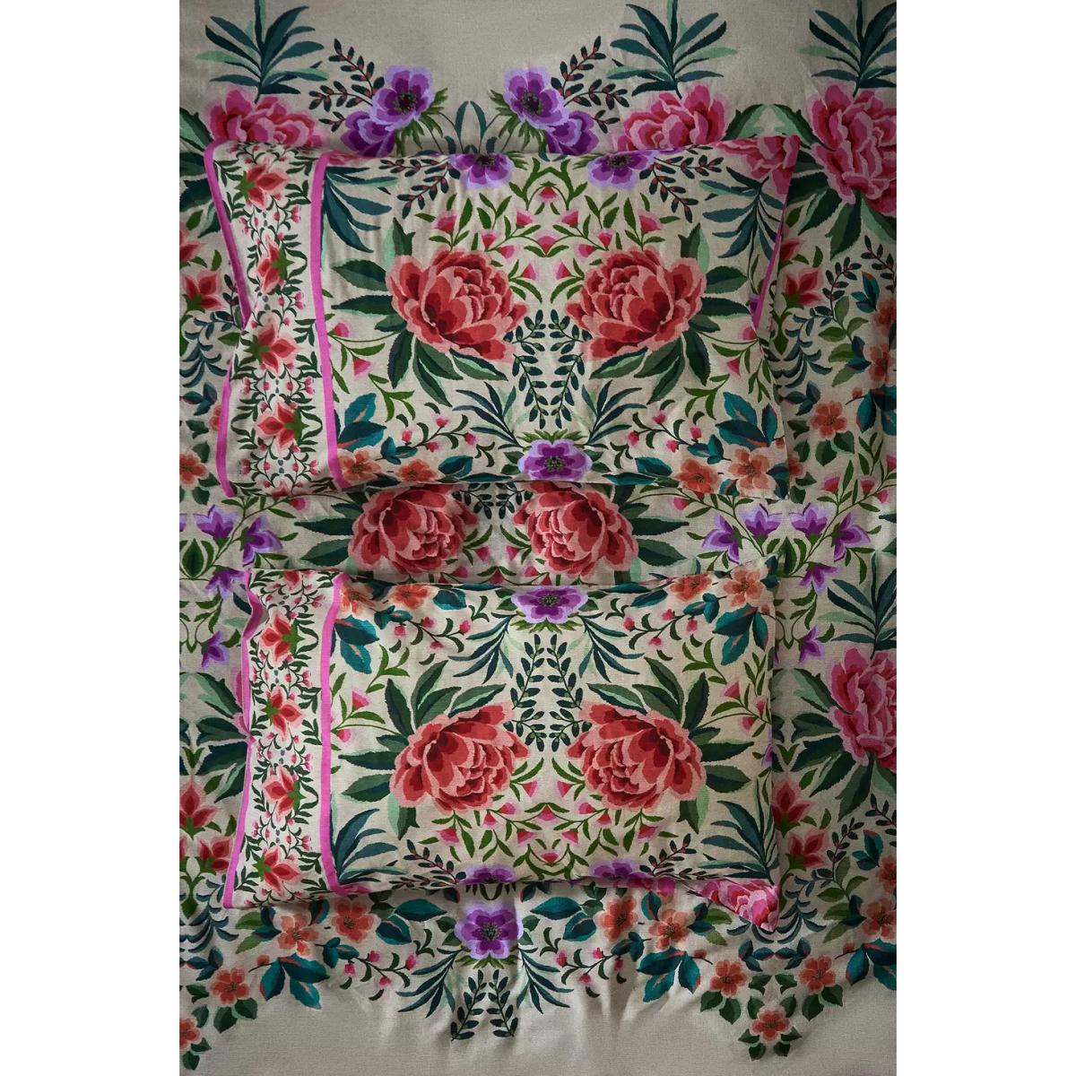 Evelyn Floral Duvet Set - Dark Green King at Urban Outfitters – image 8