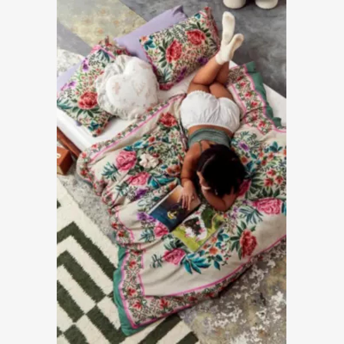 Evelyn Floral Duvet Set - Dark Green King at Urban Outfitters – image 1