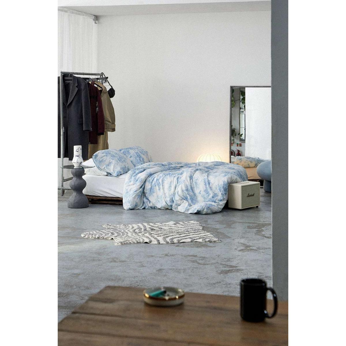 Froggy Toile Duvet Set - Blue King at Urban Outfitters – image 4