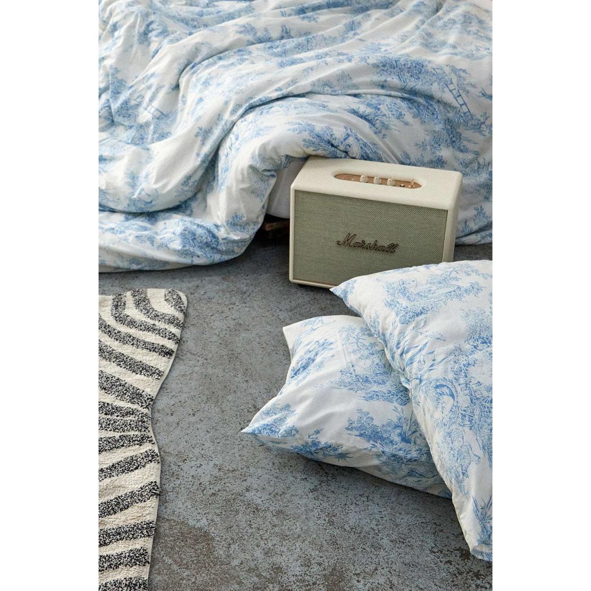 Froggy Toile Duvet Set - Blue King at Urban Outfitters – image 5