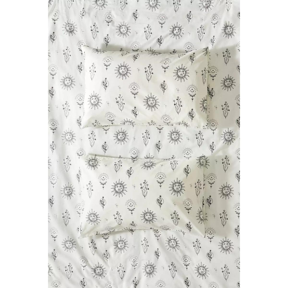 Mystic Black & White King Duvet Set - White Double at Urban Outfitters – image 3