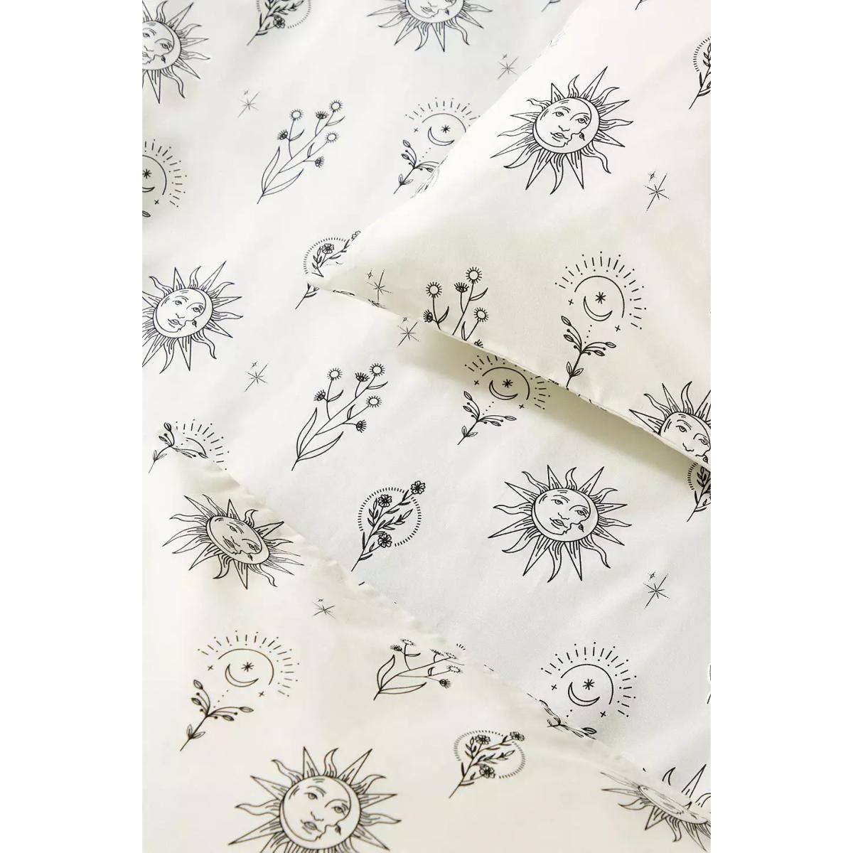 Mystic Black & White King Duvet Set - White Double at Urban Outfitters – image 4