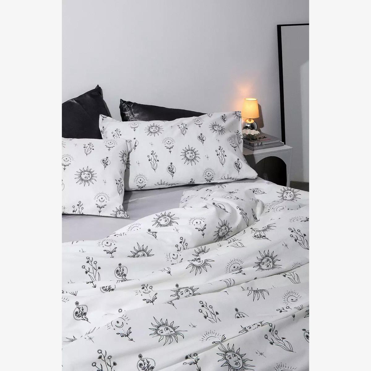 Mystic Black & White King Duvet Set - White Double at Urban Outfitters – image 1