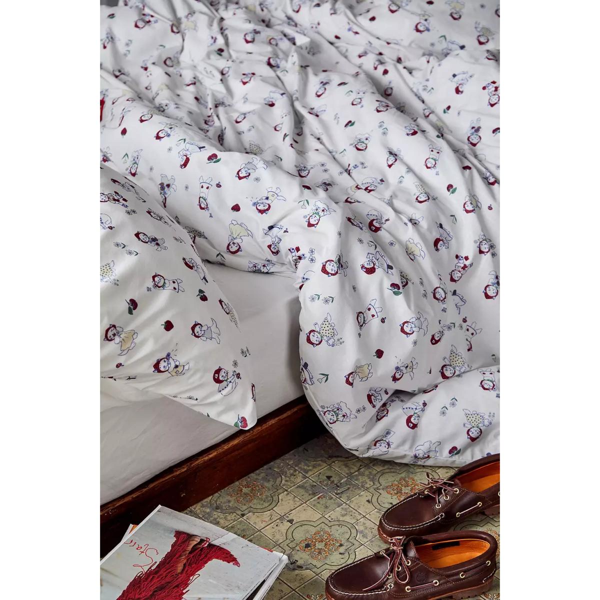 Strawberry Cat Duvet Set - White Double at Urban Outfitters – image 5