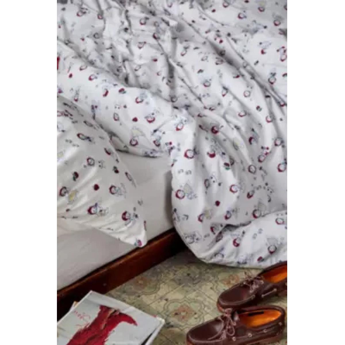 Strawberry Cat Duvet Set - White Double at Urban Outfitters – image 8