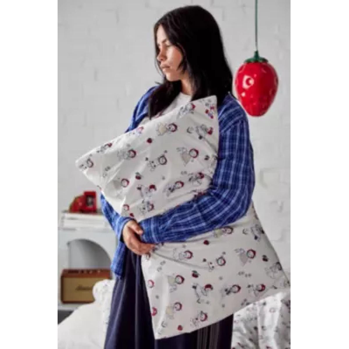 Strawberry Cat Duvet Set - White Double at Urban Outfitters – image 9