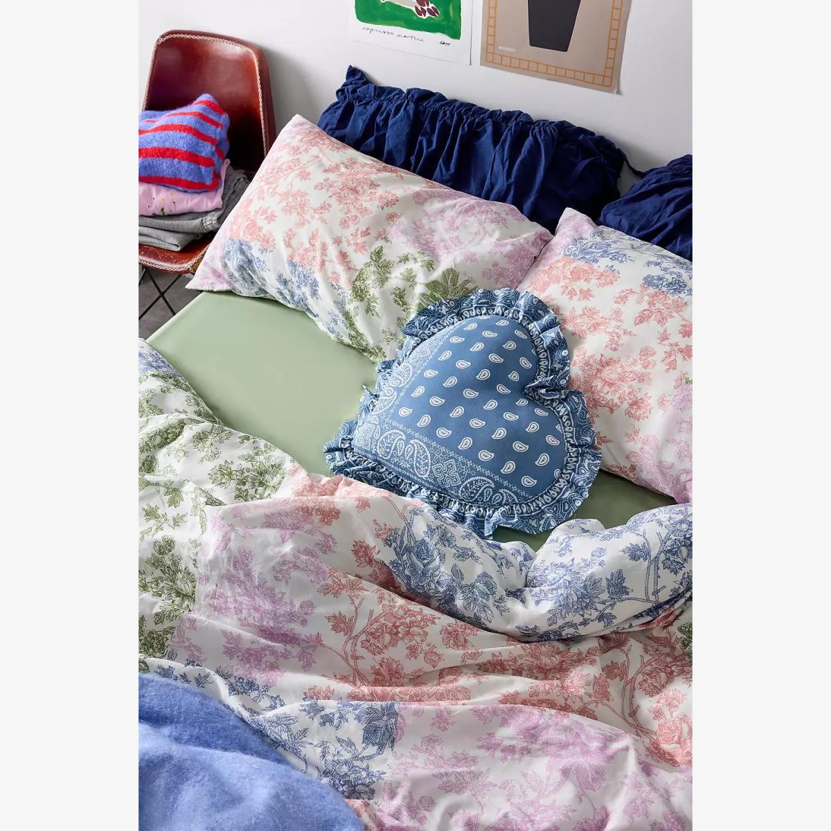 Toile Patchwork Duvet Set King at Urban Outfitters – image 1