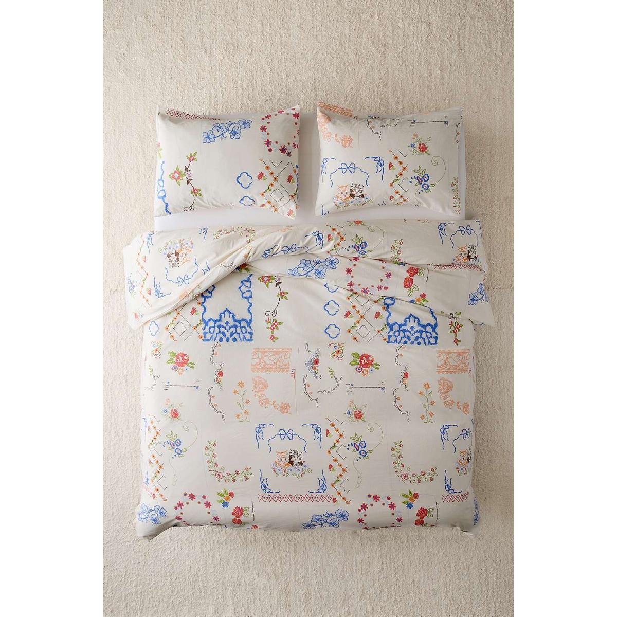 Irene Duvet Set - White Single at Urban Outfitters – image 2