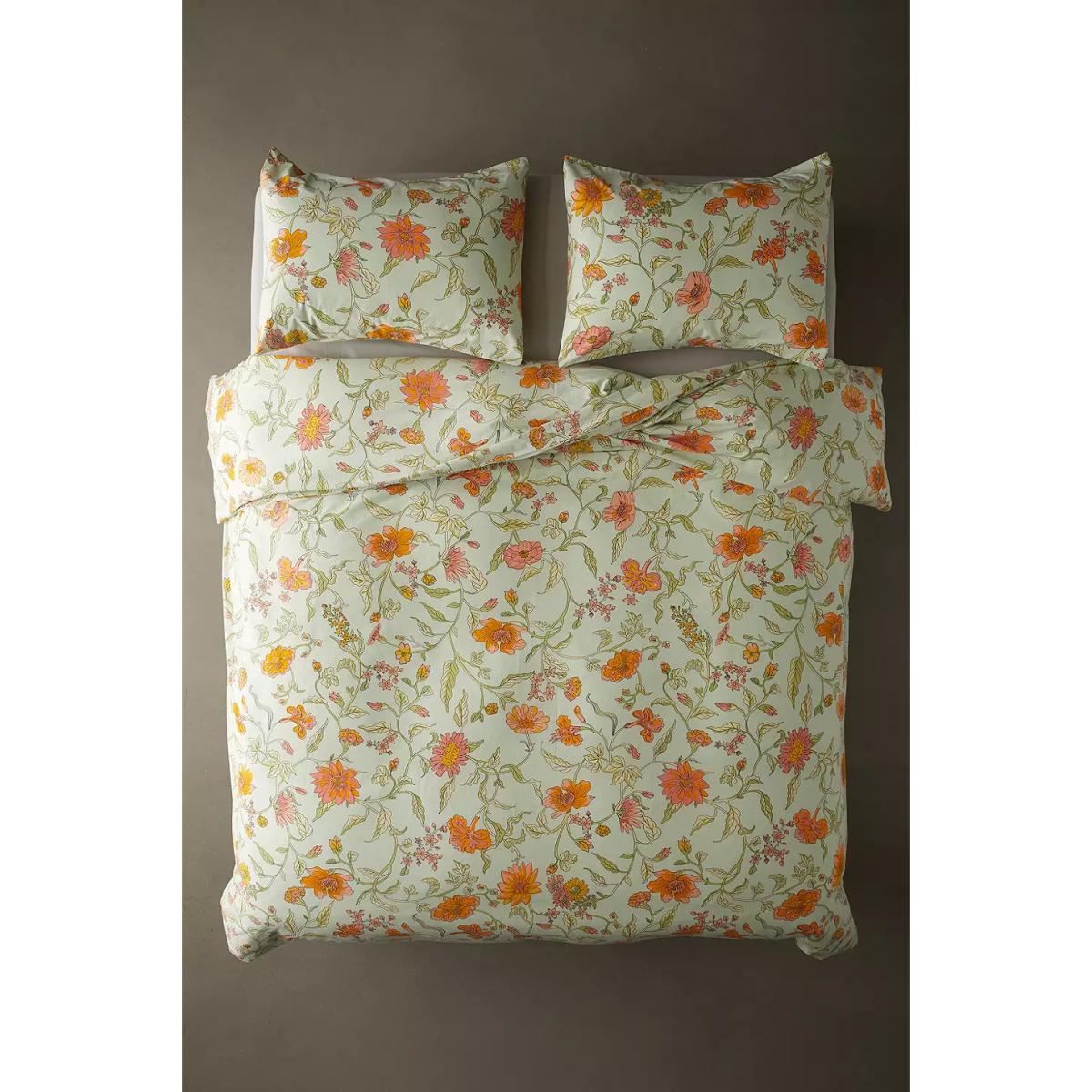 Ella Vine Floral Duvet Set - Light Green Single at Urban Outfitters – image 2