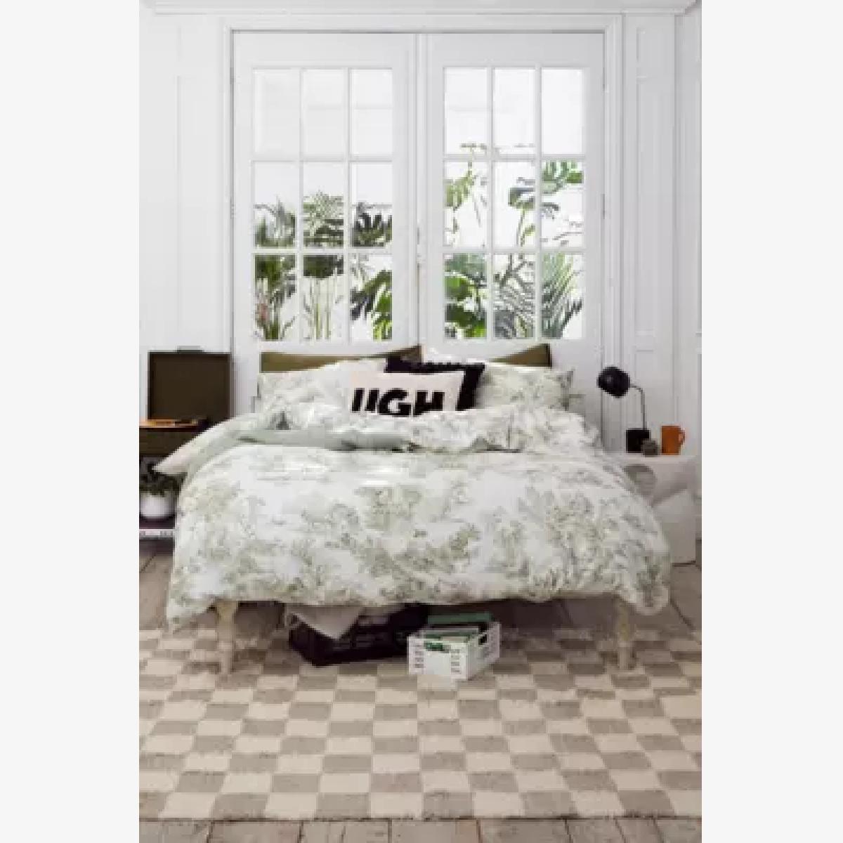 Frog Toile Duvet Set - Green SINGLE at Urban Outfitters