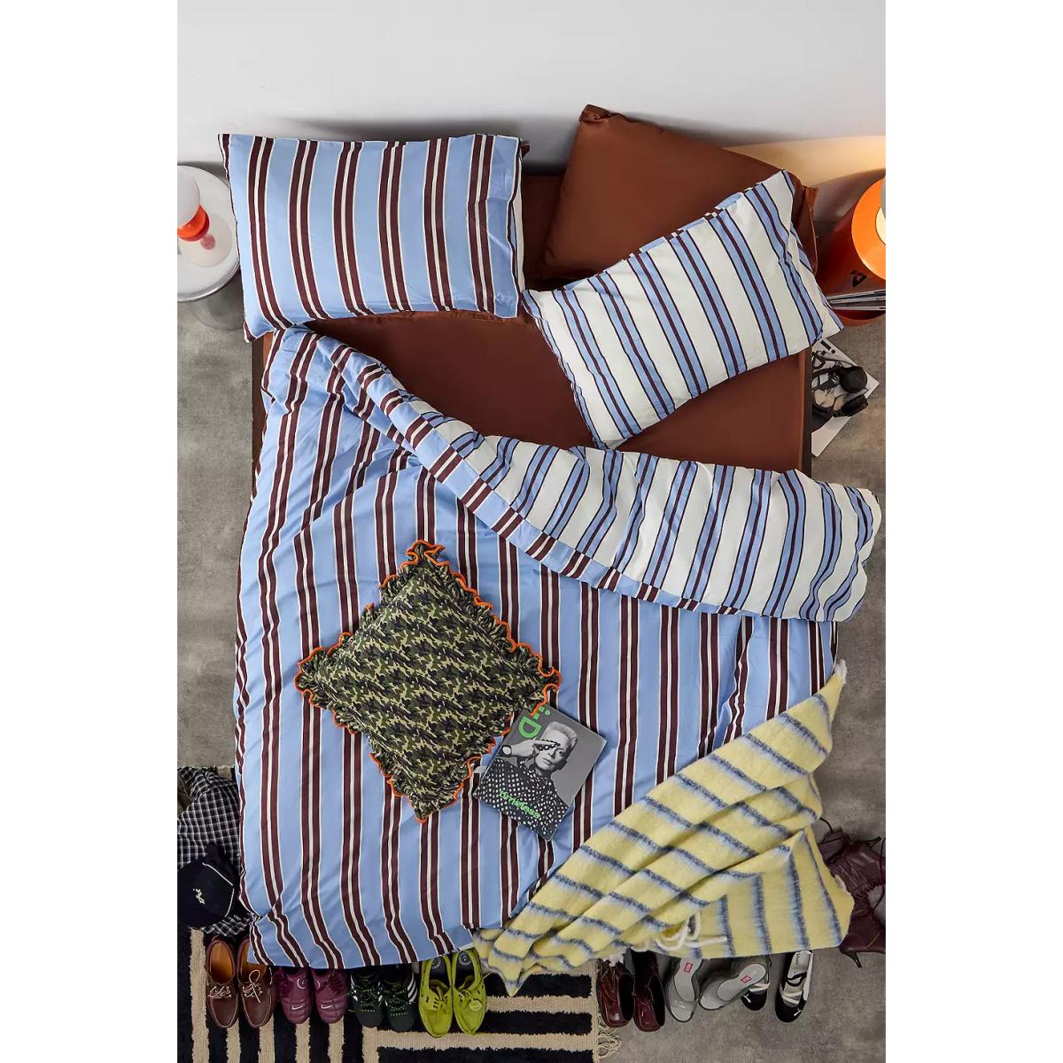Contrast Stripe Duvet Set - Blue Single at Urban Outfitters – image 2