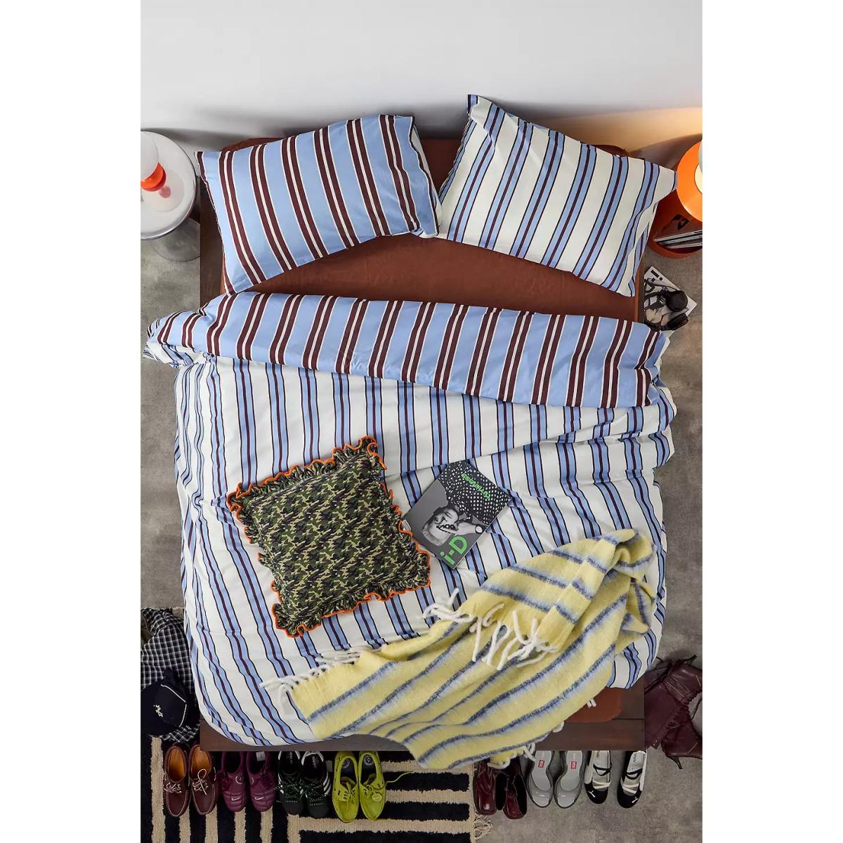 Contrast Stripe Duvet Set - Blue Single at Urban Outfitters – image 3