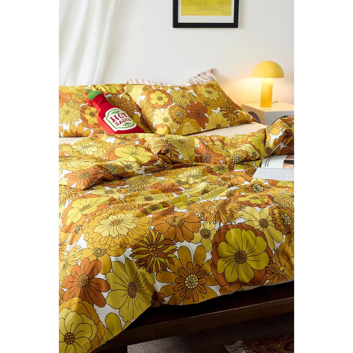Vera Yellow Duvet Set - Sun Yellow Single at Urban Outfitters – image 4