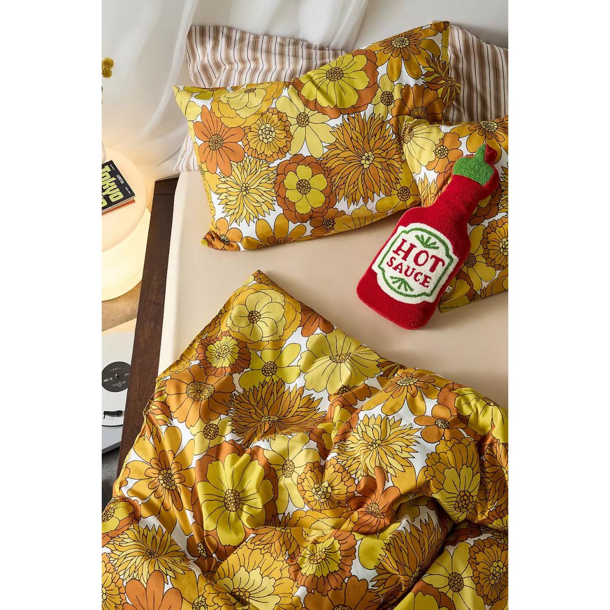 Vera Yellow Duvet Set - Sun Yellow Single at Urban Outfitters – image 6