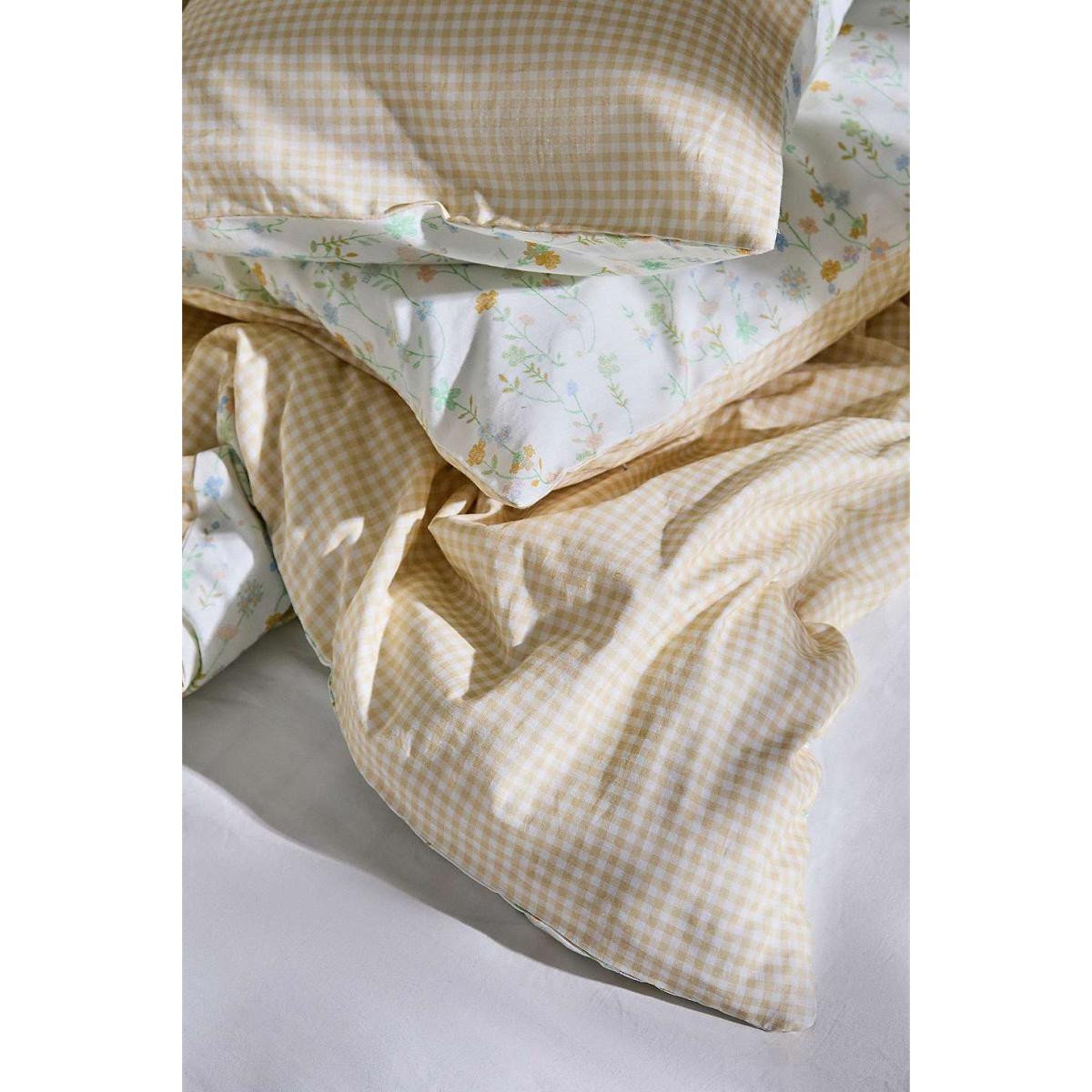 Dolly Mix Reversible Duvet Set - Yellow Double at Urban Outfitters – image 2