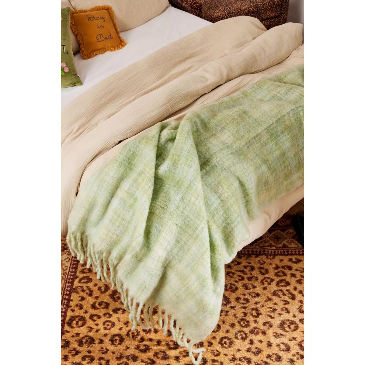 Space-Dye Knit Blanket - Light Green ALL at Urban Outfitters – image 3