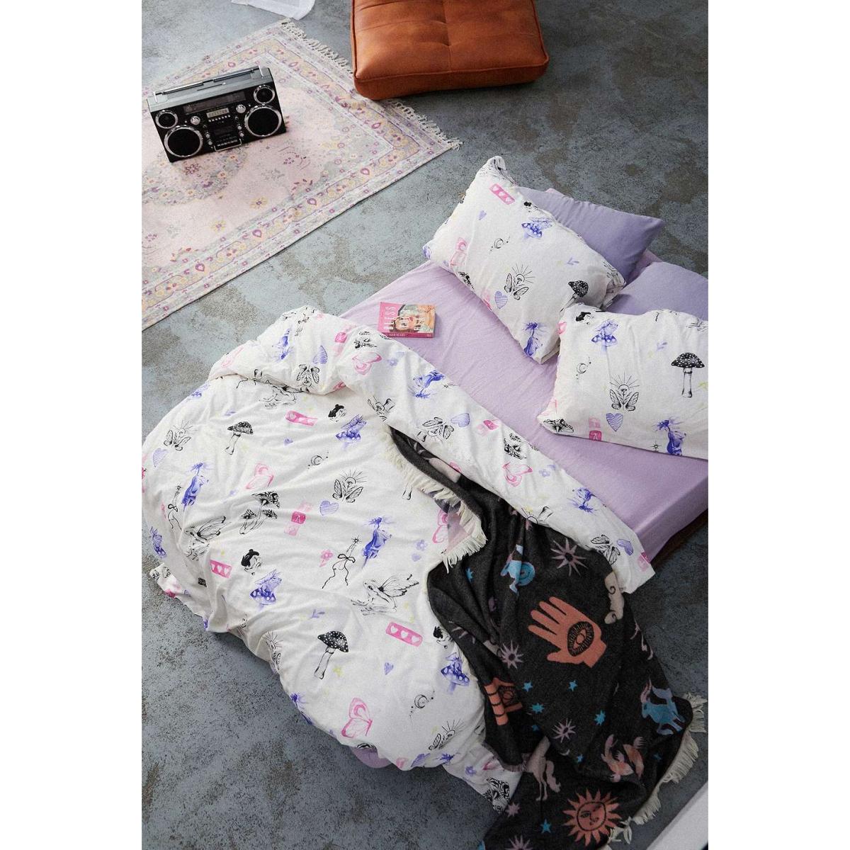 UO Whimsical Dreams Duvet Set King at Urban Outfitters – image 4