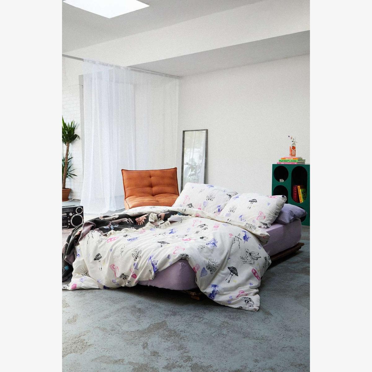 UO Whimsical Dreams Duvet Set King at Urban Outfitters – image 1