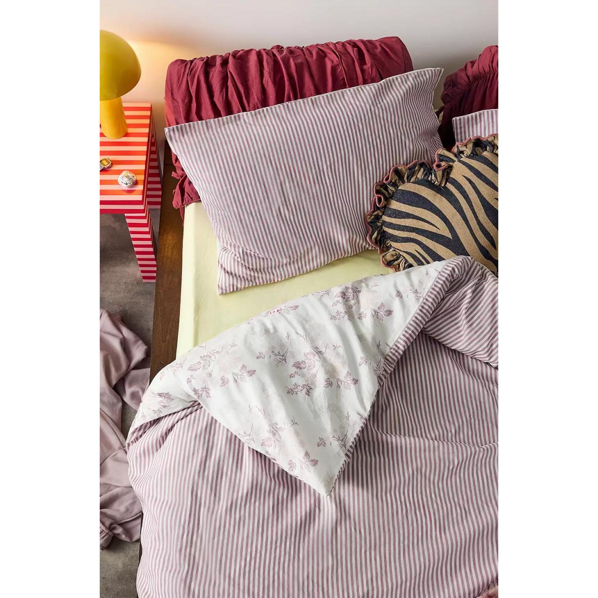 Juliet Duvet Set - Pink Single at Urban Outfitters – image 3