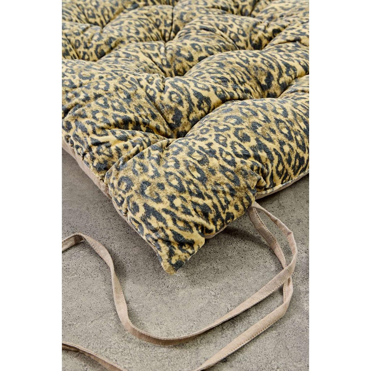 Leopard Washed Velvet Single Sleepover Mat - Brown W: 65cm x L: 180cm at Urban Outfitters – image 3