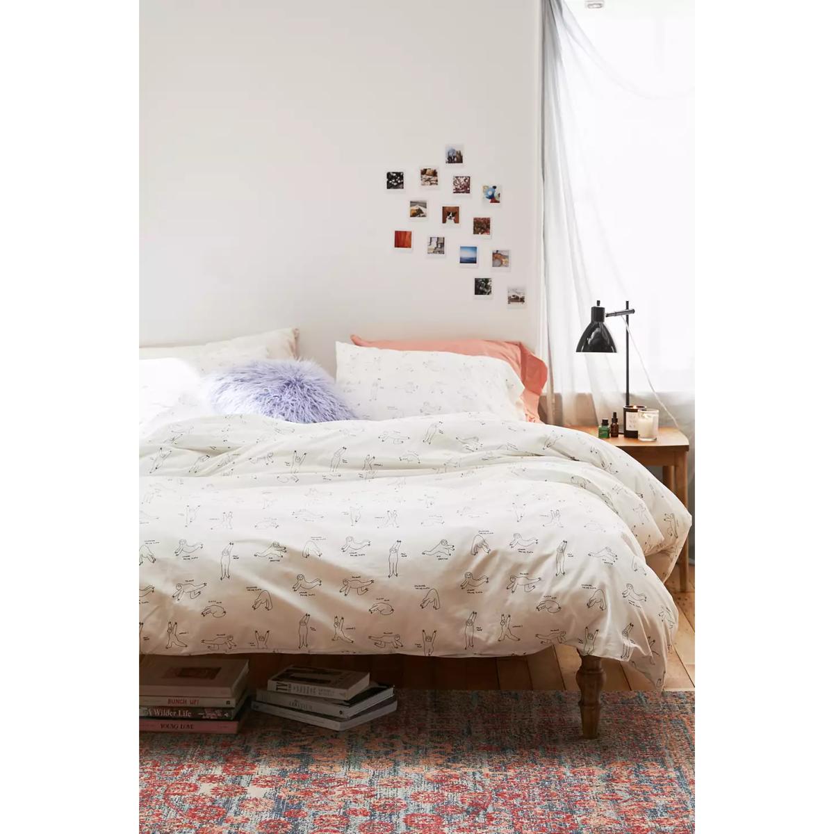 Yoga Sloth Duvet Set - Black SINGLE at Urban Outfitters – image 3