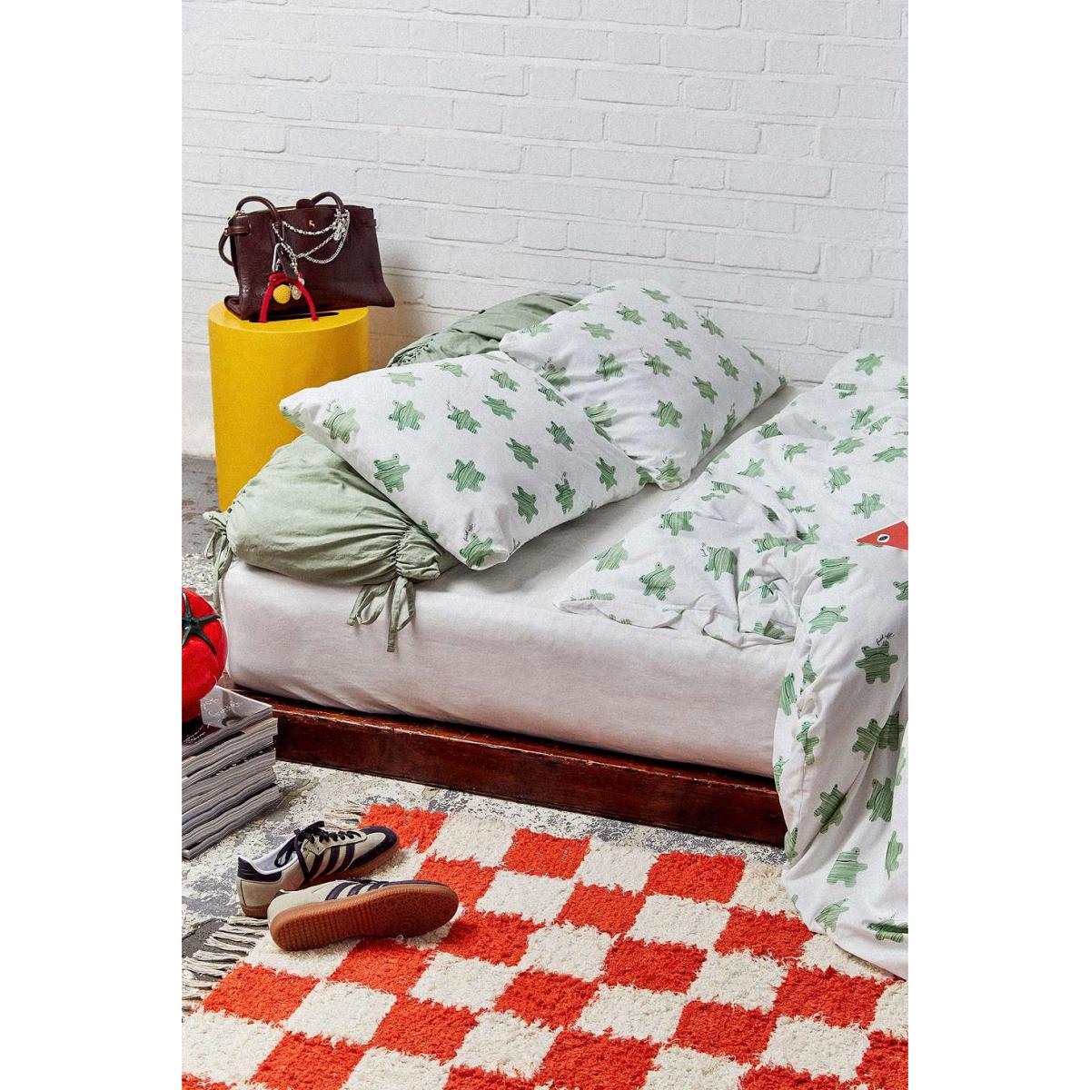 Grumpy Frog Duvet Set - White King at Urban Outfitters – image 3